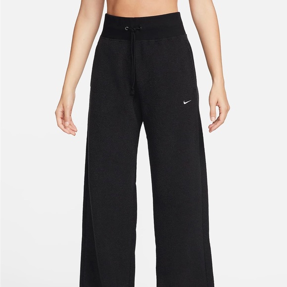 Nike Pants - NIKE SPORT-WEAR PLANTS